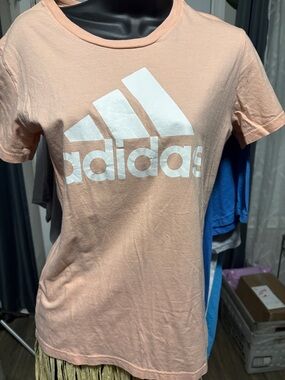 Adidas amplifier tshirt Medium